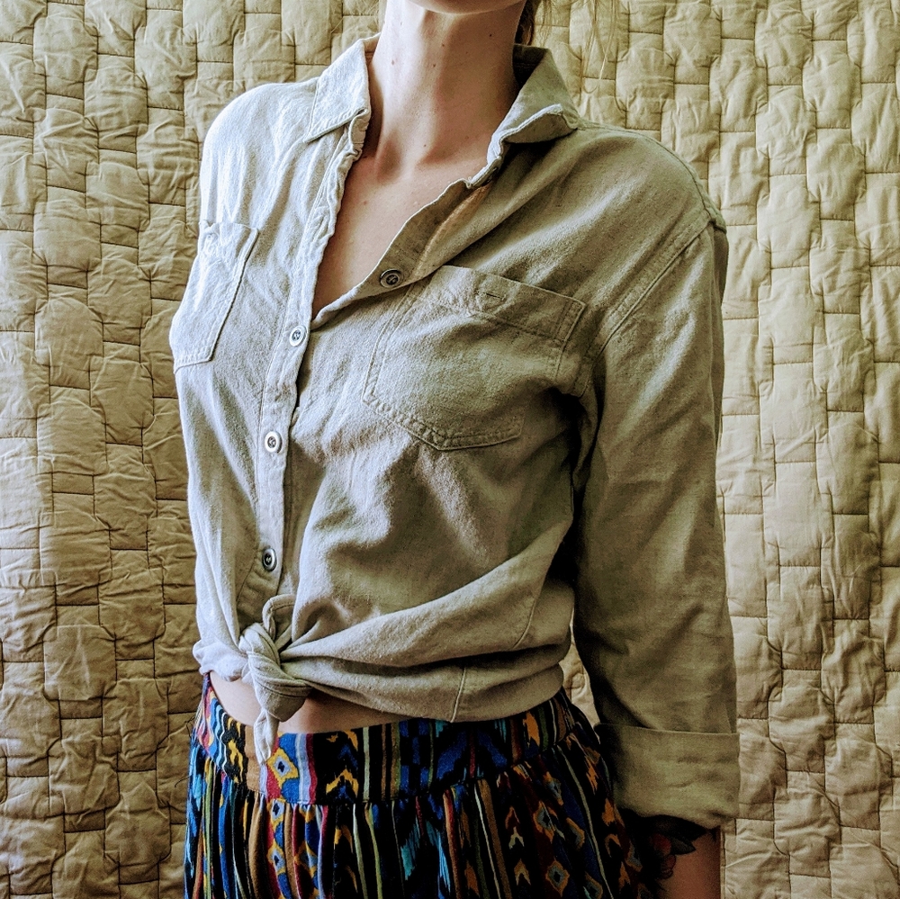 vtg beige button up shirt